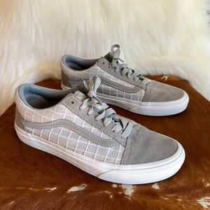 Vans gray grid old skool low top lace sneakers